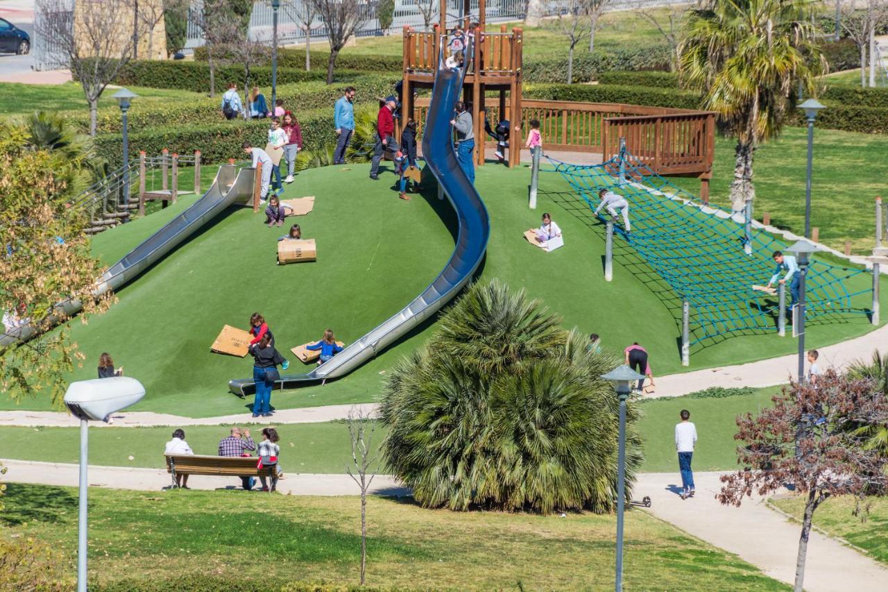 Wintowinrentals Parque Litoral, Family & Malaga Bagian luar foto
