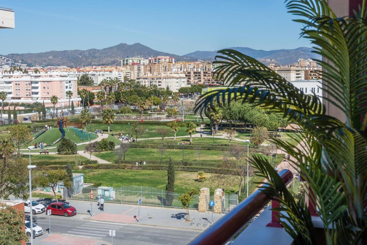 Wintowinrentals Parque Litoral, Family & Malaga Bagian luar foto